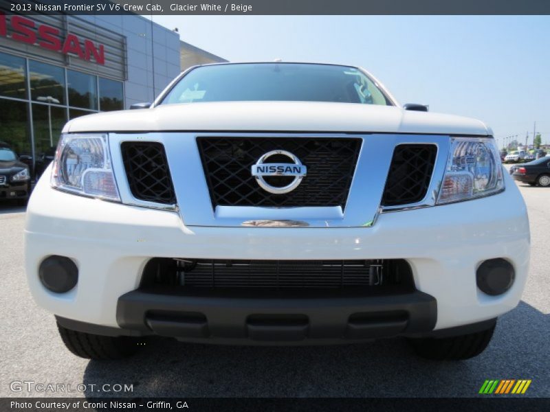 Glacier White / Beige 2013 Nissan Frontier SV V6 Crew Cab