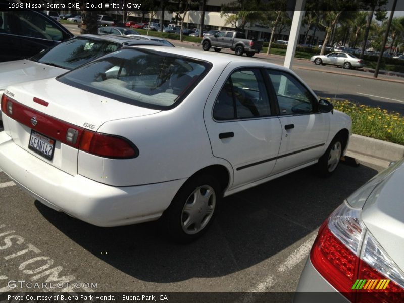 Cloud White / Gray 1998 Nissan Sentra GXE