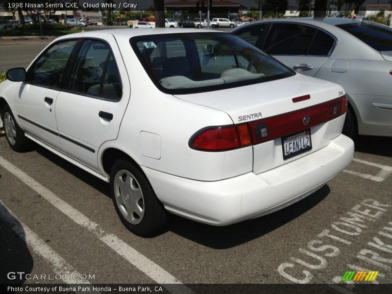 Cloud White / Gray 1998 Nissan Sentra GXE