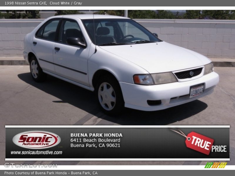 Cloud White / Gray 1998 Nissan Sentra GXE
