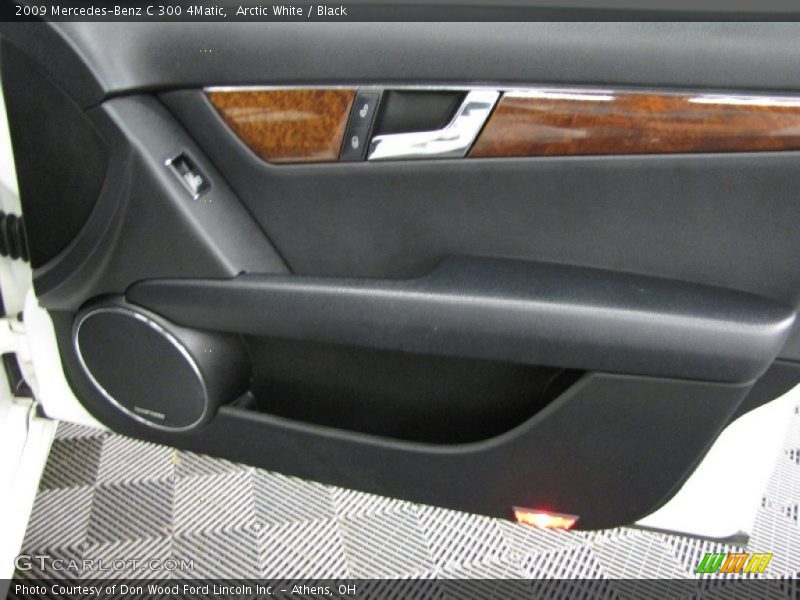 Arctic White / Black 2009 Mercedes-Benz C 300 4Matic