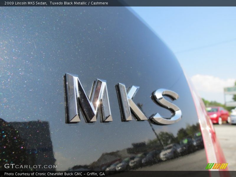 Tuxedo Black Metallic / Cashmere 2009 Lincoln MKS Sedan