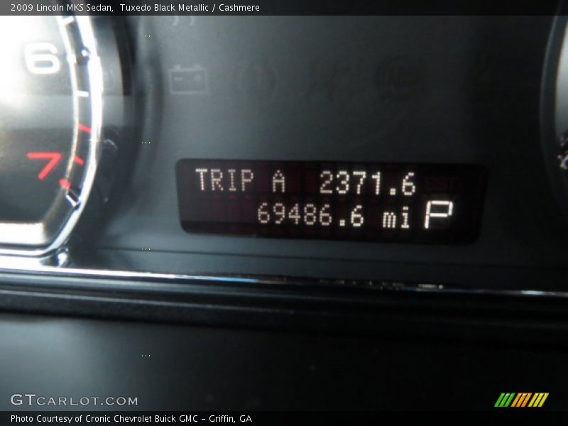 Tuxedo Black Metallic / Cashmere 2009 Lincoln MKS Sedan