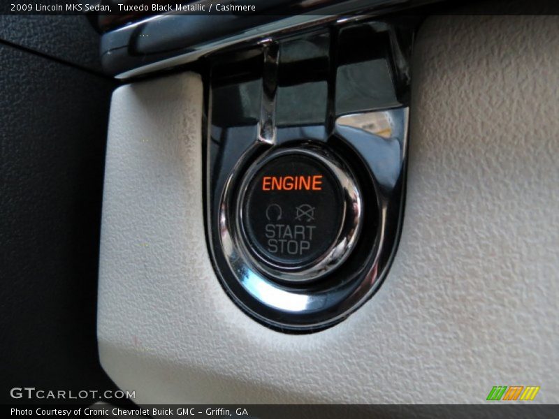 Tuxedo Black Metallic / Cashmere 2009 Lincoln MKS Sedan