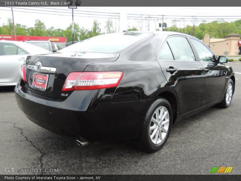 Black / Ash 2011 Toyota Camry XLE