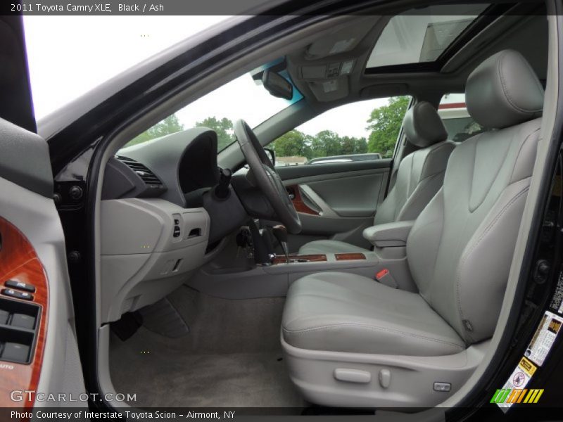 Black / Ash 2011 Toyota Camry XLE