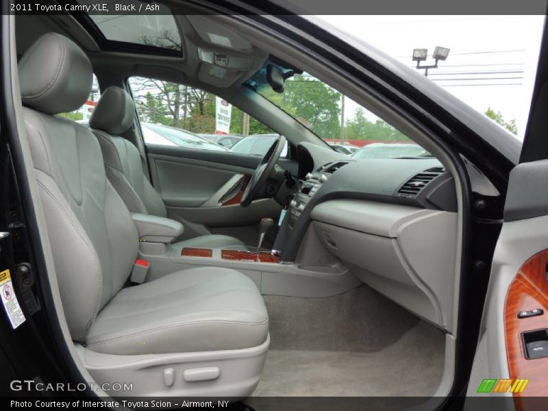 Black / Ash 2011 Toyota Camry XLE