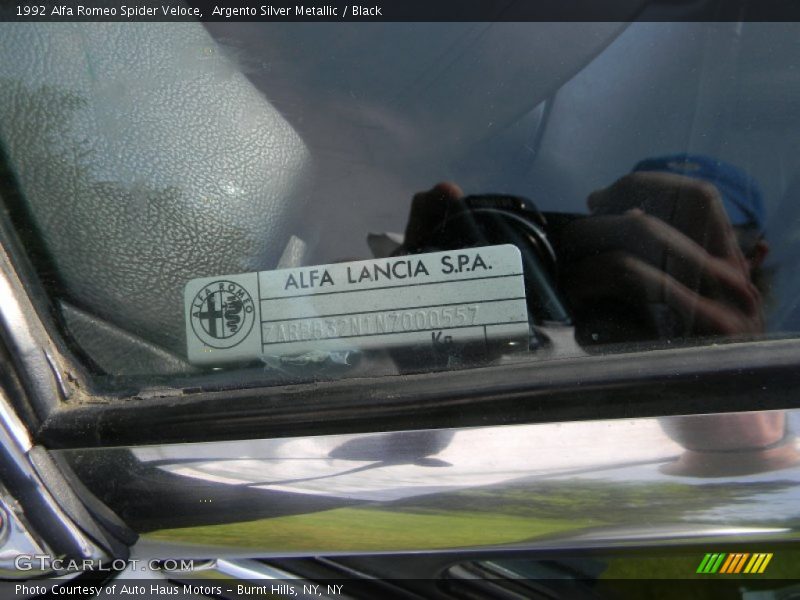 Argento Silver Metallic / Black 1992 Alfa Romeo Spider Veloce