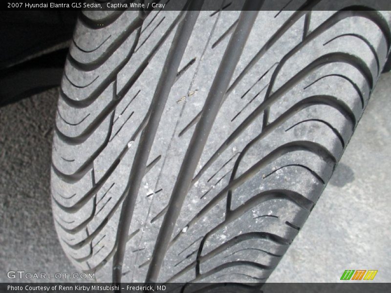 Captiva White / Gray 2007 Hyundai Elantra GLS Sedan