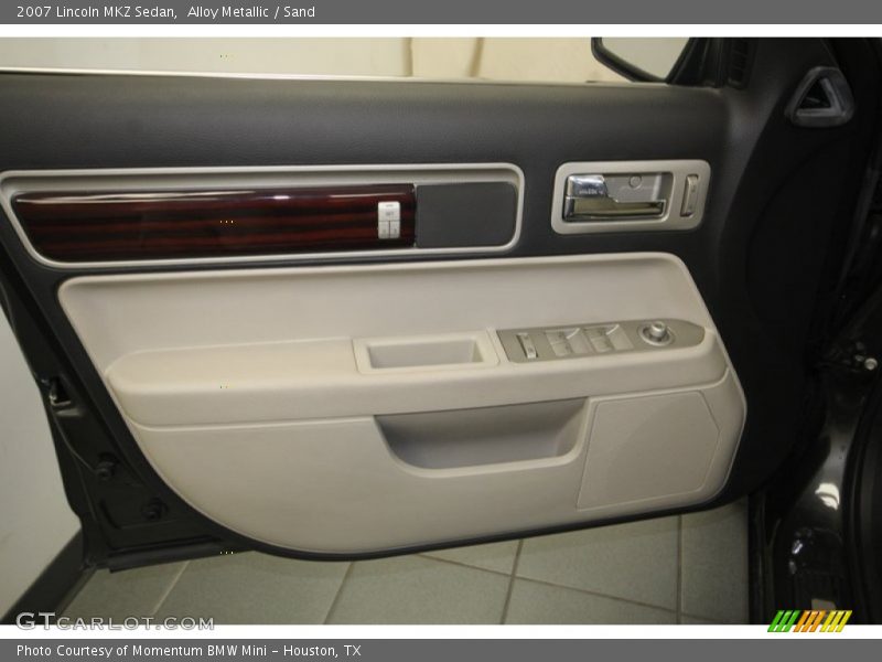 Door Panel of 2007 MKZ Sedan