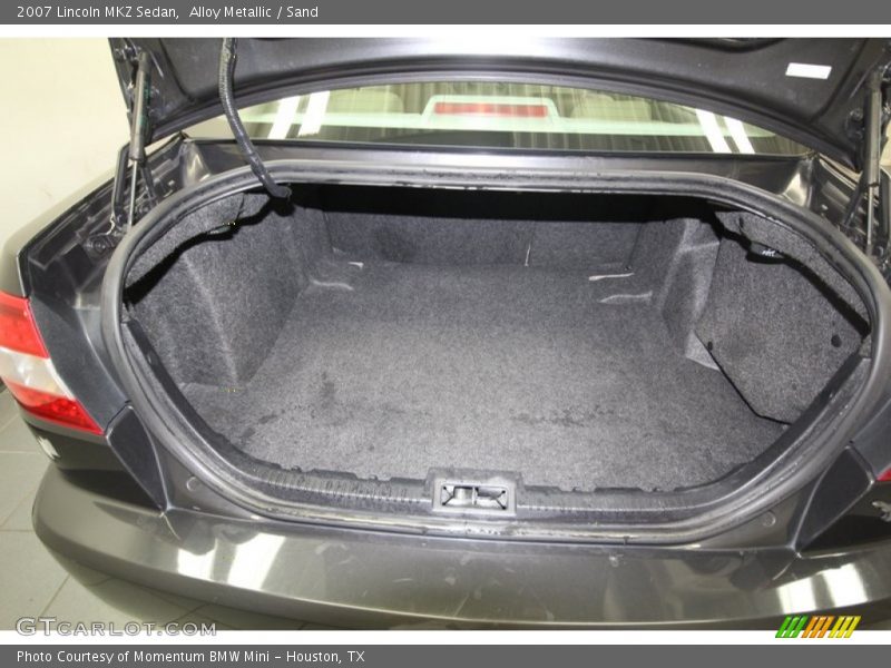  2007 MKZ Sedan Trunk