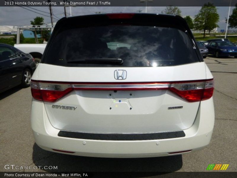 White Diamond Pearl / Truffle 2013 Honda Odyssey Touring