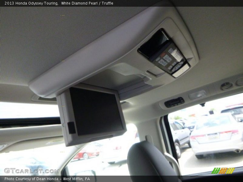 White Diamond Pearl / Truffle 2013 Honda Odyssey Touring