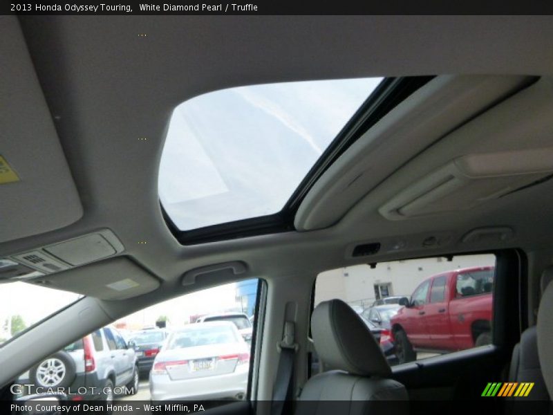 White Diamond Pearl / Truffle 2013 Honda Odyssey Touring