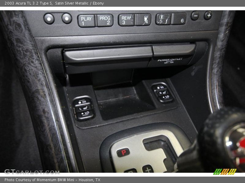 Controls of 2003 TL 3.2 Type S