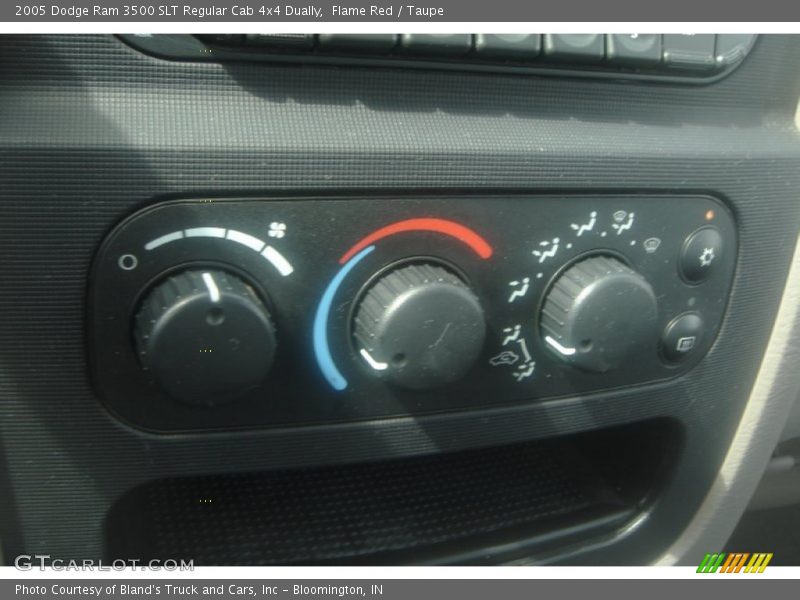 Controls of 2005 Ram 3500 SLT Regular Cab 4x4 Dually