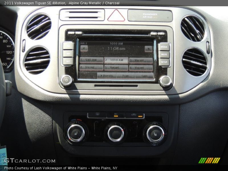 Alpine Gray Metallic / Charcoal 2011 Volkswagen Tiguan SE 4Motion