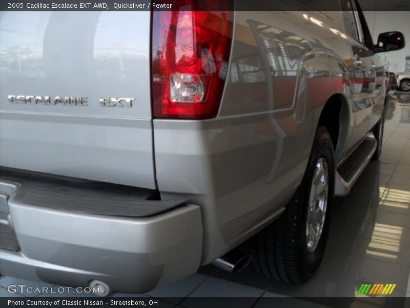 Quicksilver / Pewter 2005 Cadillac Escalade EXT AWD
