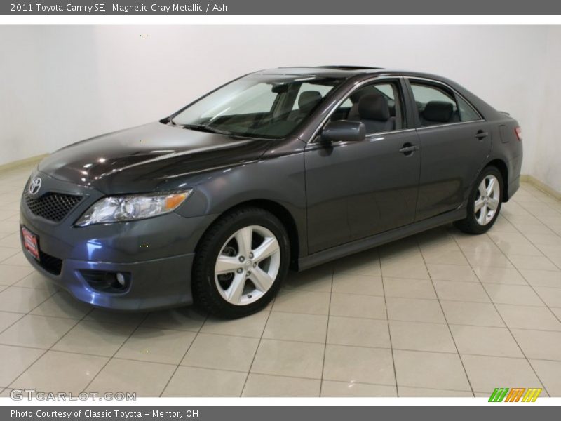 Magnetic Gray Metallic / Ash 2011 Toyota Camry SE