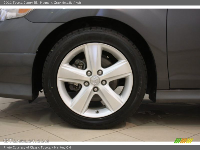 Magnetic Gray Metallic / Ash 2011 Toyota Camry SE