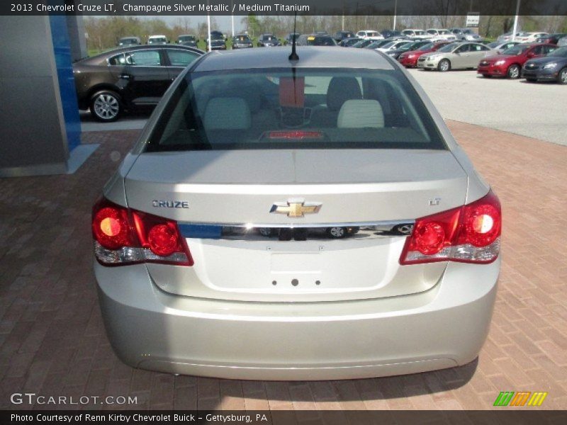 Champagne Silver Metallic / Medium Titanium 2013 Chevrolet Cruze LT