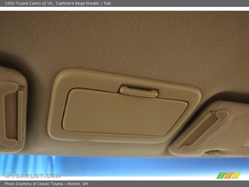 Cashmere Beige Metallic / Oak 1999 Toyota Camry LE V6