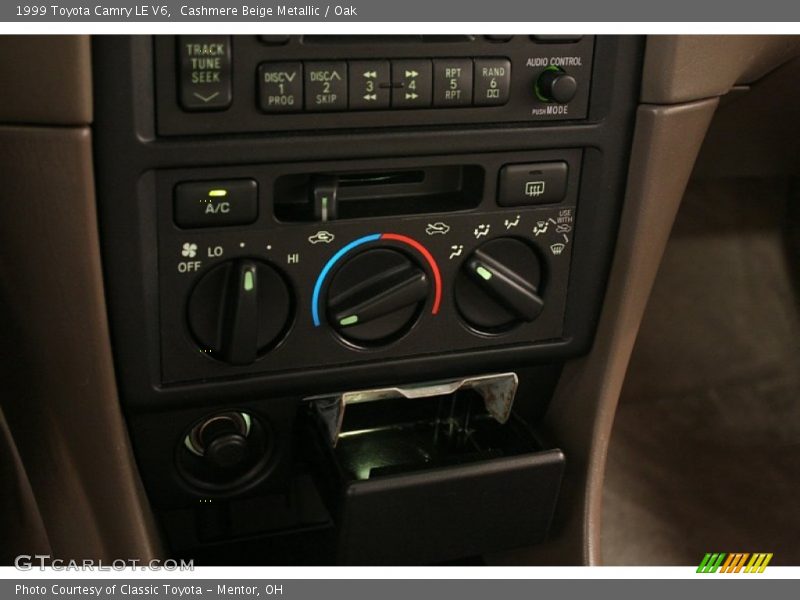 Cashmere Beige Metallic / Oak 1999 Toyota Camry LE V6