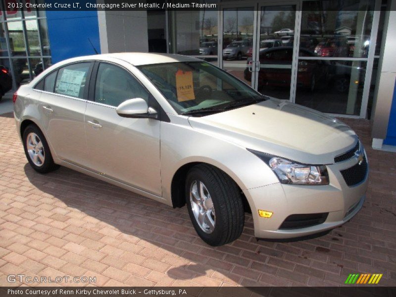 Champagne Silver Metallic / Medium Titanium 2013 Chevrolet Cruze LT
