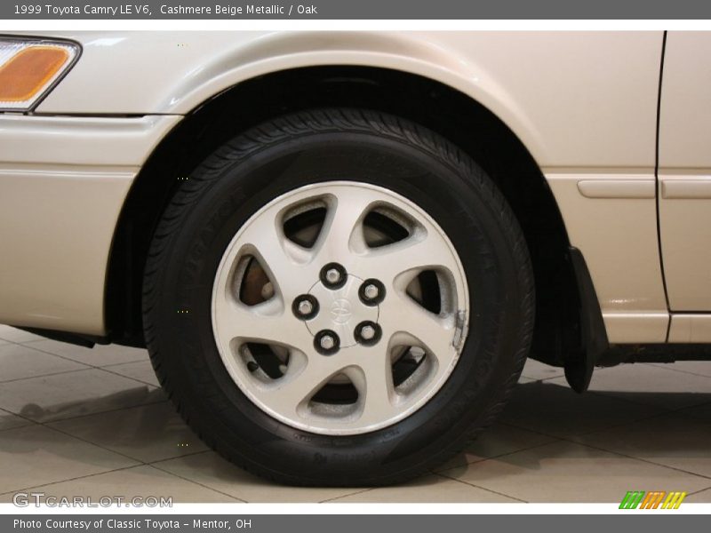 Cashmere Beige Metallic / Oak 1999 Toyota Camry LE V6
