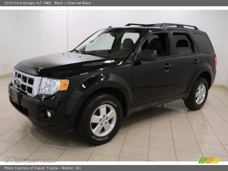 Front 3/4 View of 2010 Escape XLT 4WD