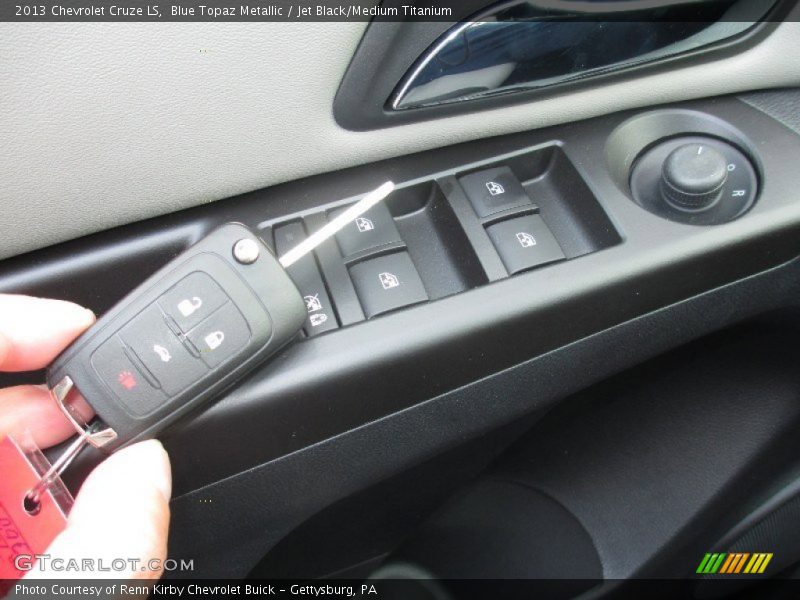 Blue Topaz Metallic / Jet Black/Medium Titanium 2013 Chevrolet Cruze LS
