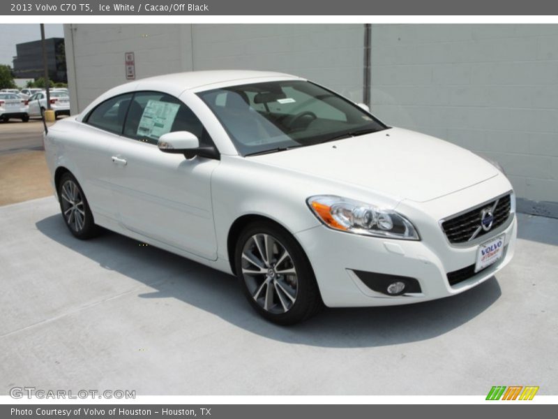 Ice White / Cacao/Off Black 2013 Volvo C70 T5