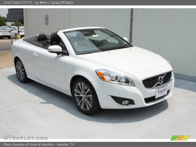 Ice White / Cacao/Off Black 2013 Volvo C70 T5