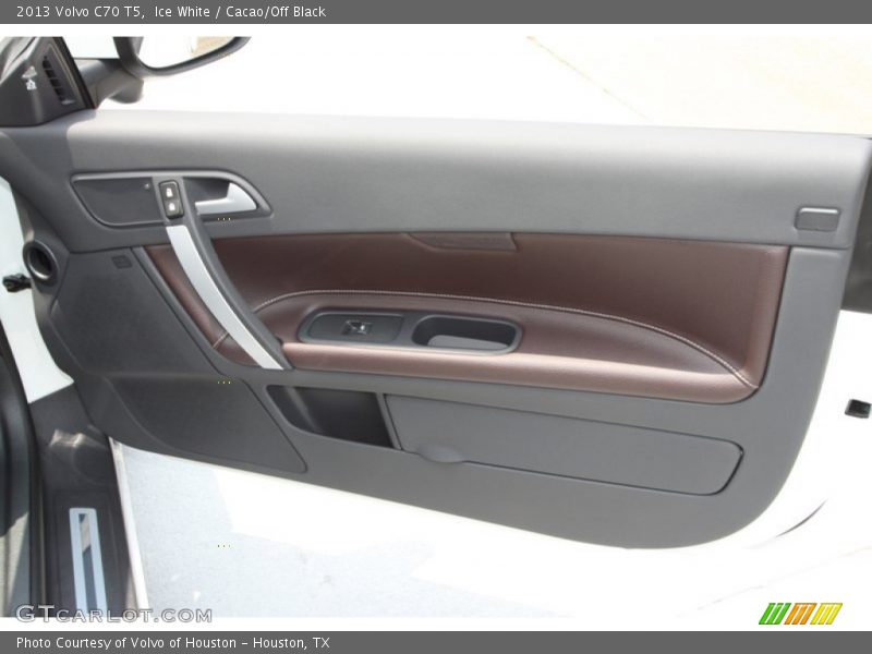 Ice White / Cacao/Off Black 2013 Volvo C70 T5