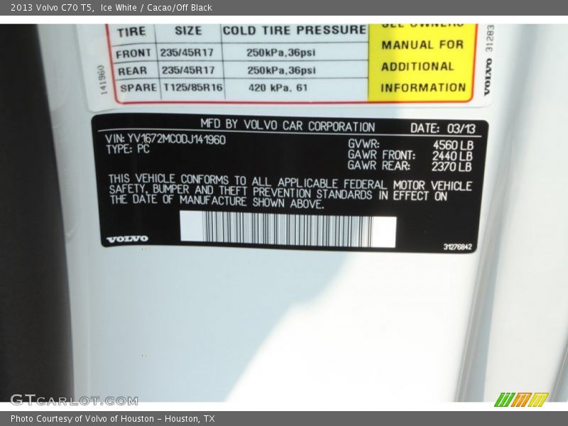 Ice White / Cacao/Off Black 2013 Volvo C70 T5