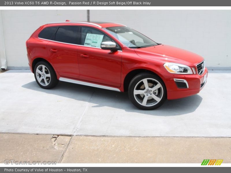 Front 3/4 View of 2013 XC60 T6 AWD R-Design