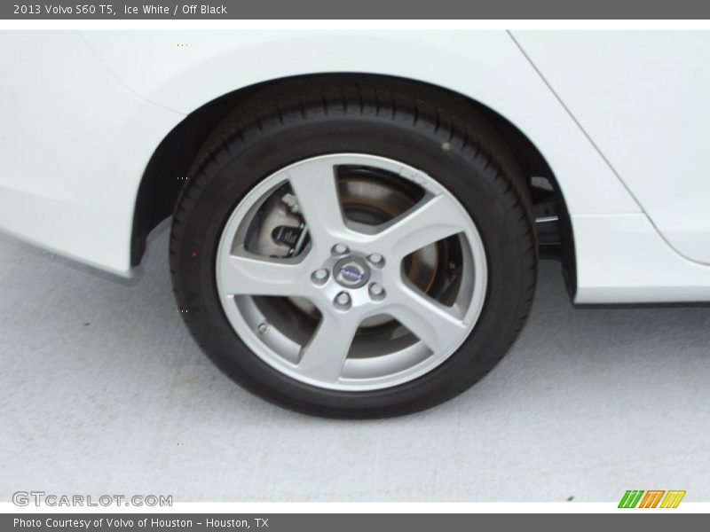 Ice White / Off Black 2013 Volvo S60 T5