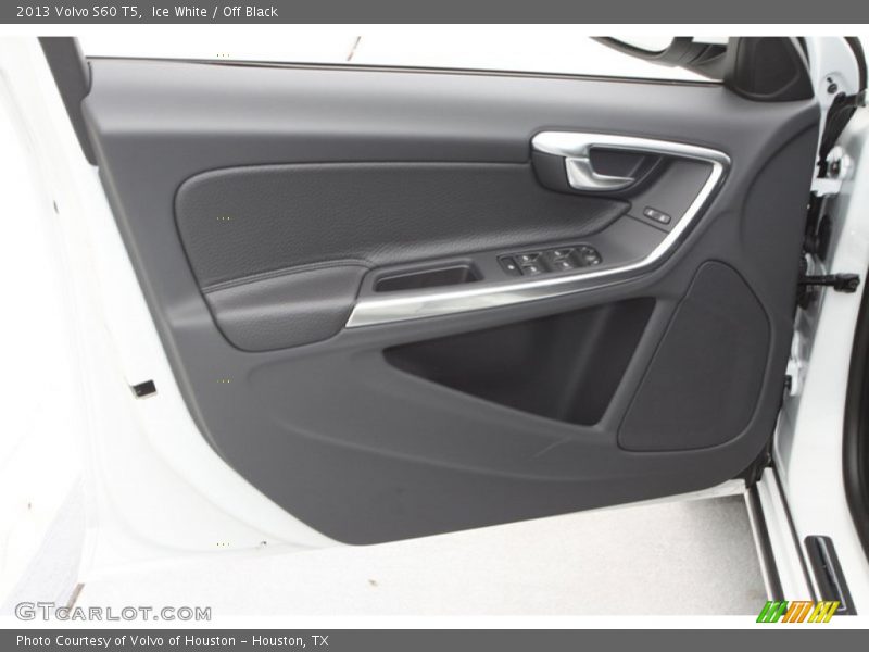 Ice White / Off Black 2013 Volvo S60 T5