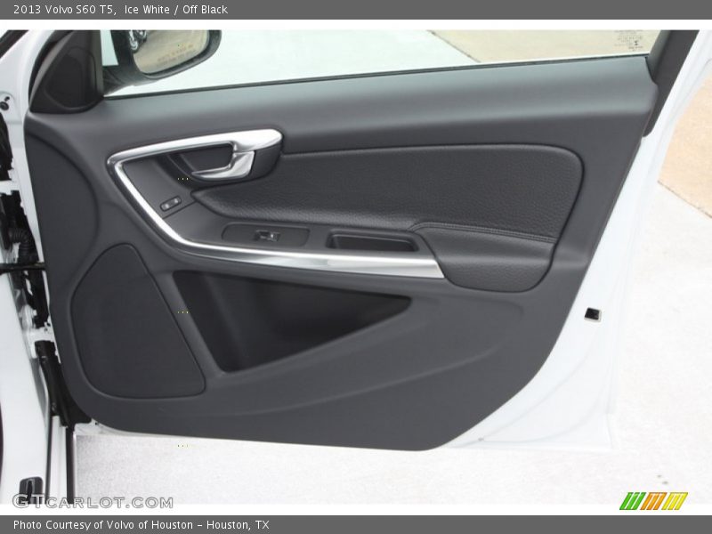 Ice White / Off Black 2013 Volvo S60 T5
