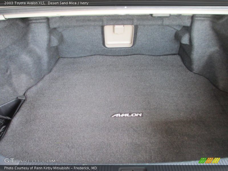 Desert Sand Mica / Ivory 2003 Toyota Avalon XLS