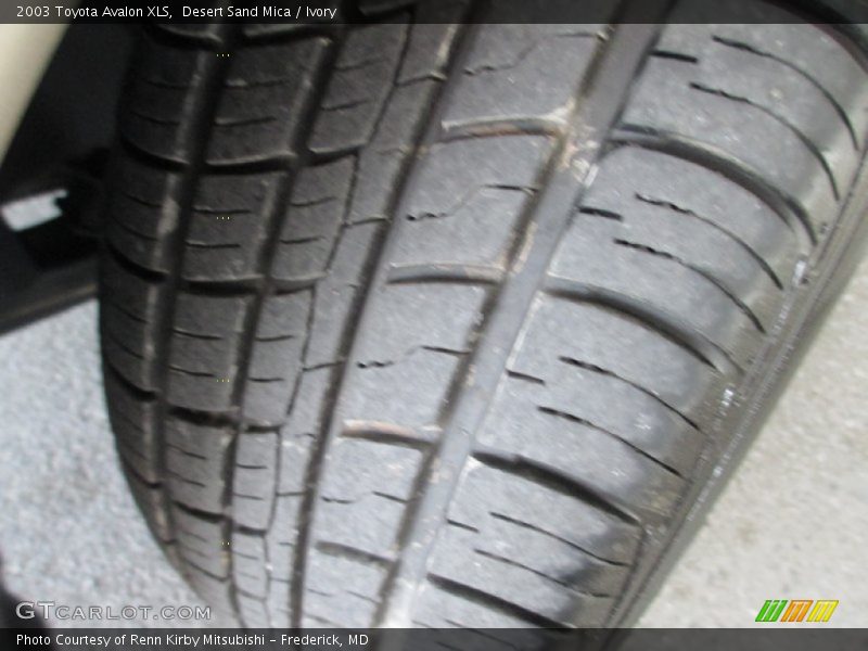 Desert Sand Mica / Ivory 2003 Toyota Avalon XLS