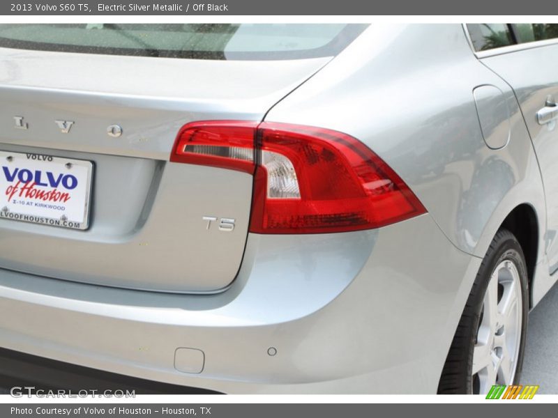Electric Silver Metallic / Off Black 2013 Volvo S60 T5