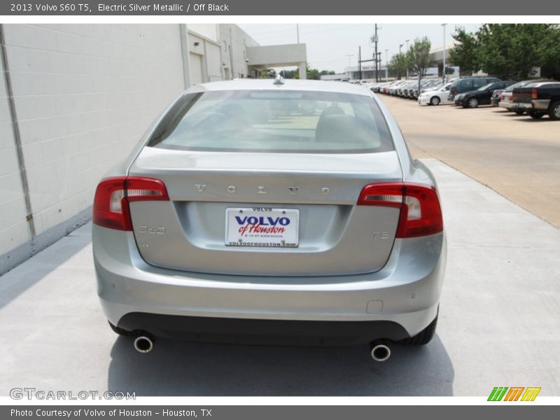Electric Silver Metallic / Off Black 2013 Volvo S60 T5