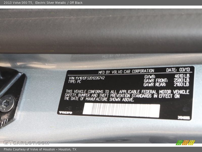 Electric Silver Metallic / Off Black 2013 Volvo S60 T5