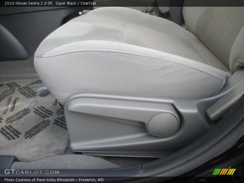Super Black / Charcoal 2010 Nissan Sentra 2.0 SR