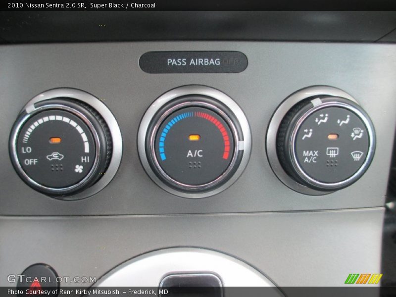 Super Black / Charcoal 2010 Nissan Sentra 2.0 SR