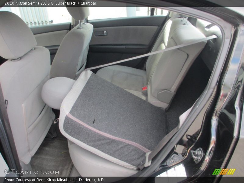 Super Black / Charcoal 2010 Nissan Sentra 2.0 SR