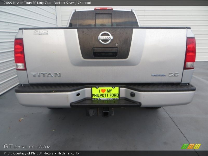 Radiant Silver / Charcoal 2009 Nissan Titan SE King Cab