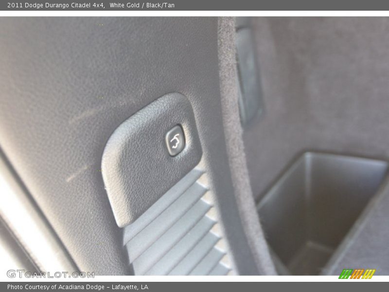 White Gold / Black/Tan 2011 Dodge Durango Citadel 4x4