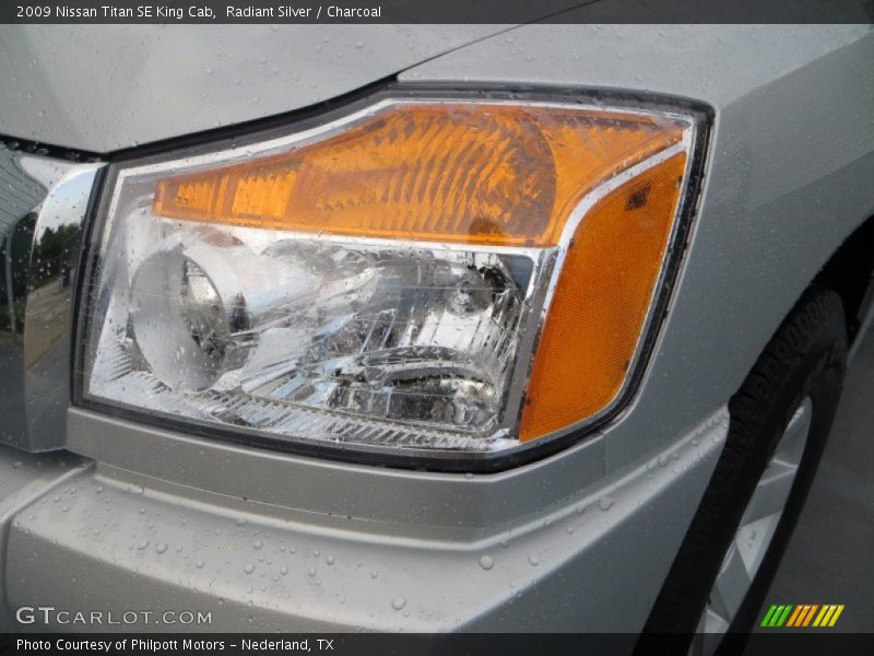 Radiant Silver / Charcoal 2009 Nissan Titan SE King Cab
